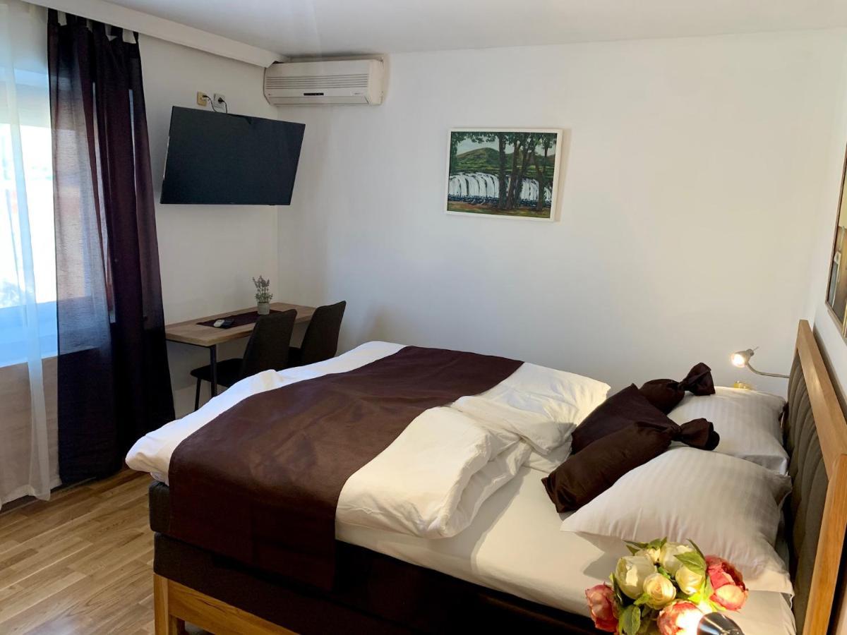 Motel Kiwi Grude Экстерьер фото